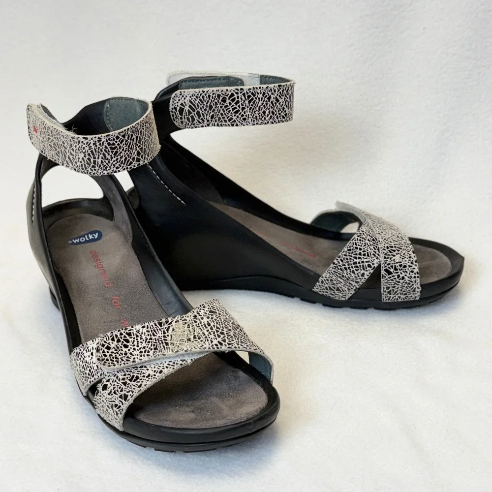 Wolky Do Black Wedge Sandals Ankle Strap Geometric Print Womens 37 6.5-7
